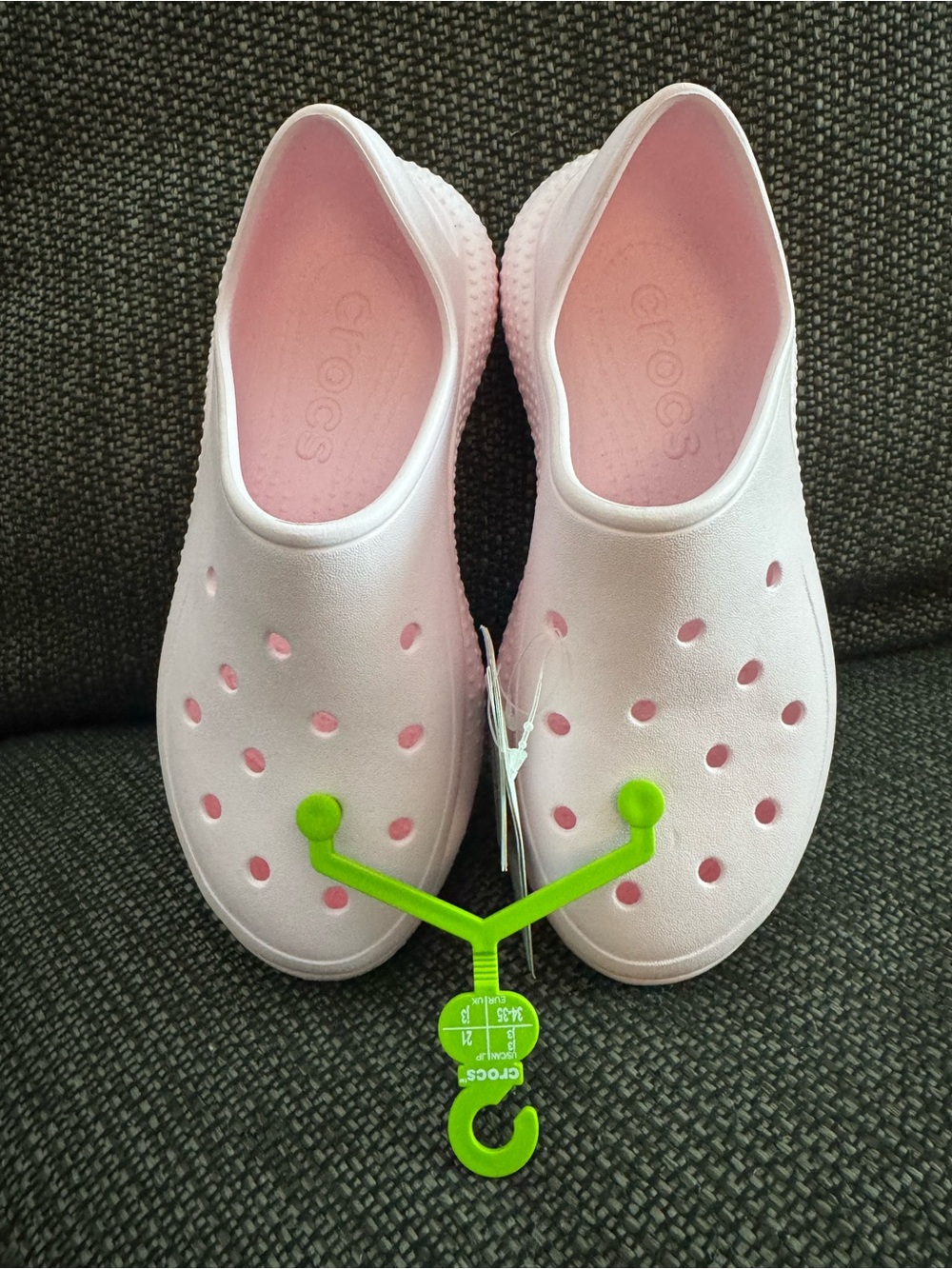 Crocs Milk Pink sneakers size J3/5w - Picture 4 of 8